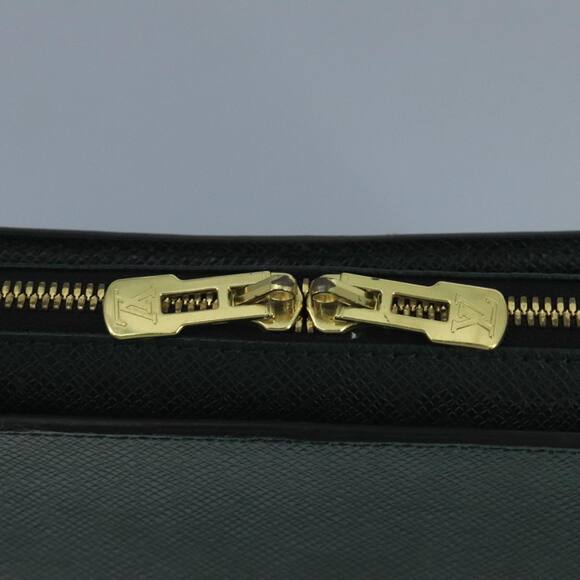 LOUIS VUITTON Taiga Baltic Briefcase Epicea M30064 - Picture 9 of 16